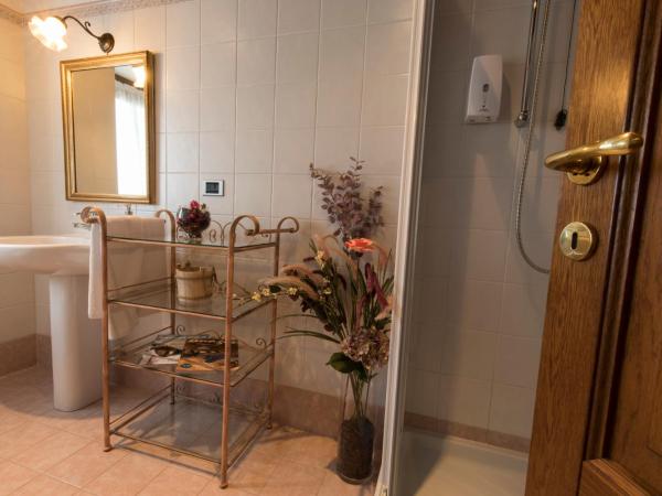 Le Jasmin : photo 3 de la chambre grande chambre double ou lits jumeaux