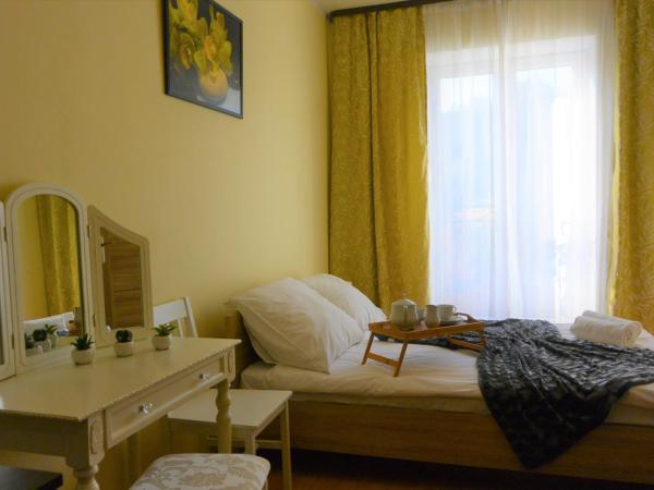 Hostel DV Morski - z prywatnymi łazienkami : photo 1 de la chambre chambre double avec salle de bains privative