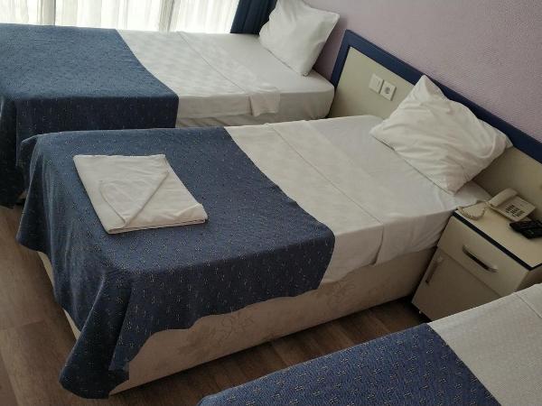 Hotel Akkus : photo 4 de la chambre chambre triple classique