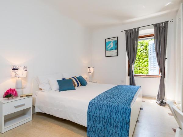 Valamar Riviera Hotel & Residence : photo 2 de la chambre apartment for 4+1 old town view - old town suites & rooms