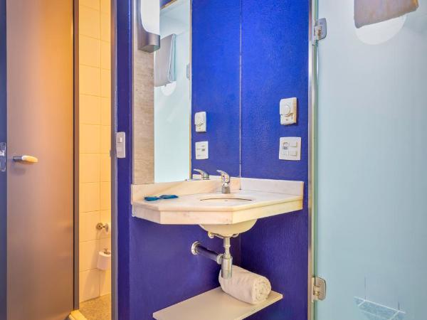 ibis budget SP Centro Sao Joao : photo 2 de la chambre chambre standard avec 1 lit double et 1 lit simple