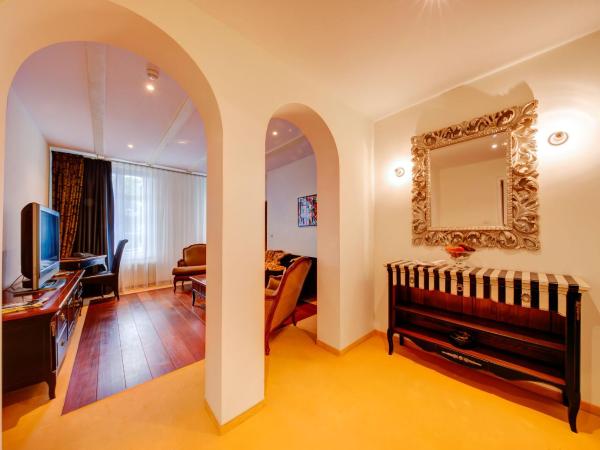 Hotel Regina : photo 2 de la chambre suite - vue sur jardin