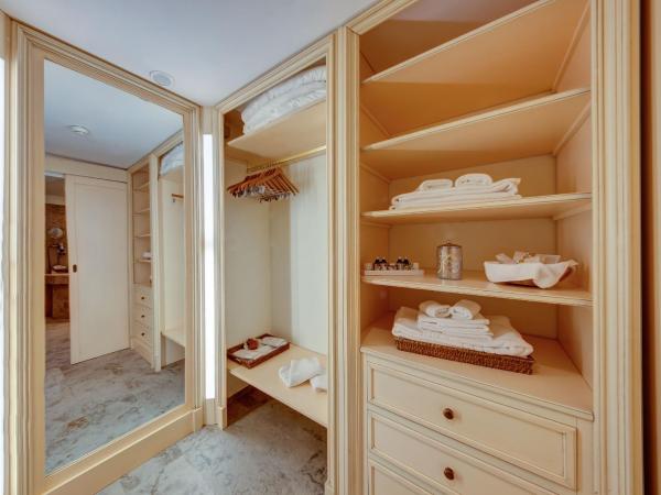 Hotel Regina : photo 2 de la chambre suite supérieure lit king-size