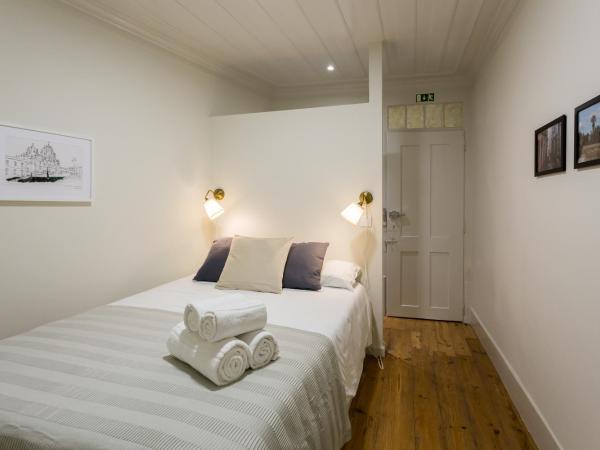 Epic Days Guest House : photo 2 de la chambre chambre double avec salle de bains privative
