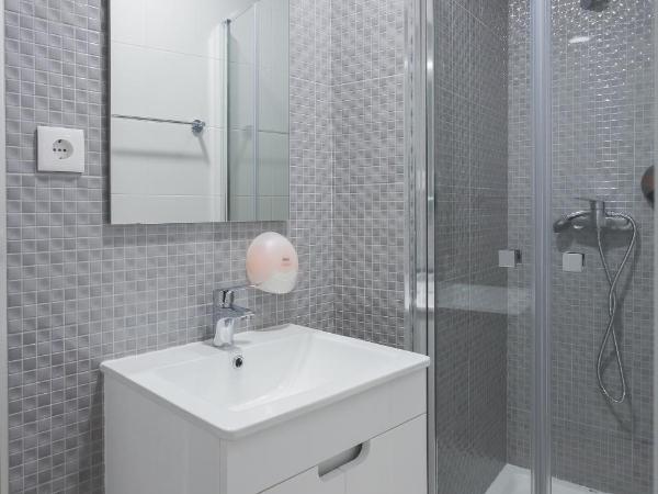 Epic Days Guest House : photo 1 de la chambre chambre double avec salle de bains privative