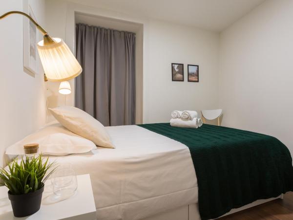 Epic Days Guest House : photo 4 de la chambre chambre double avec salle de bains privative