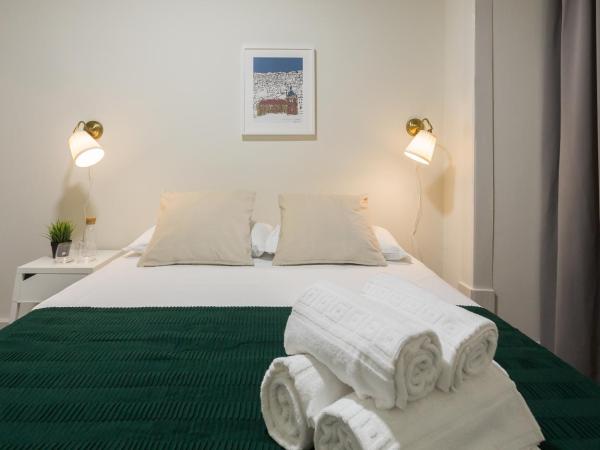 Epic Days Guest House : photo 3 de la chambre chambre double avec salle de bains privative