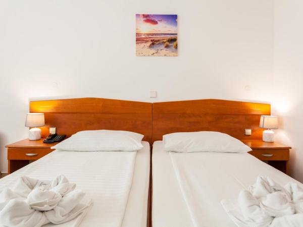 Hotel Adria : photo 4 de la chambre chambre double ou lits jumeaux