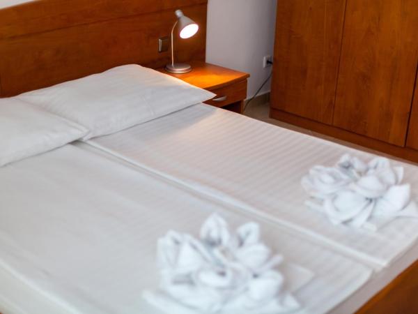 Hotel Adria : photo 4 de la chambre chambre double ou lits jumeaux