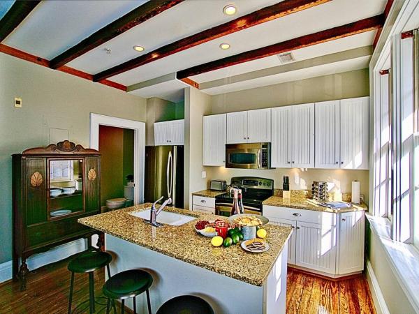 Comfy Carriage House Steps from the River : photo 9 de la chambre maison 1 chambre