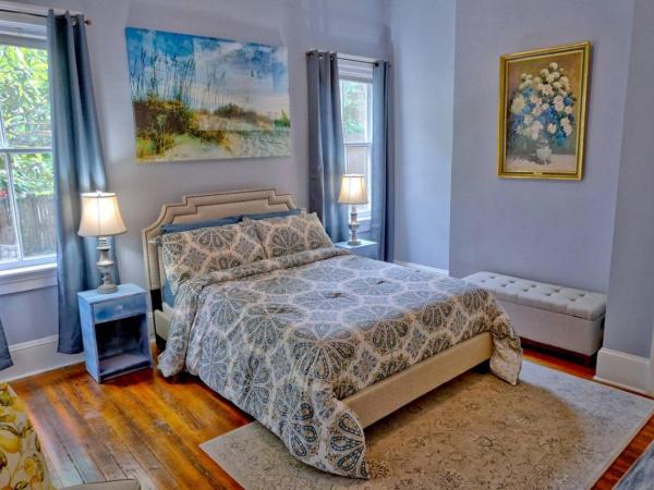 Beautiful 6 Bed, 5 Bath Historic Savannah Home : photo 6 de la chambre maison 5 chambres