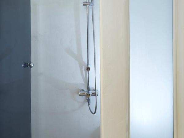 Filotera Suites : photo 8 de la chambre suite troglodyte avec jacuzzi extérieur chauffé privé