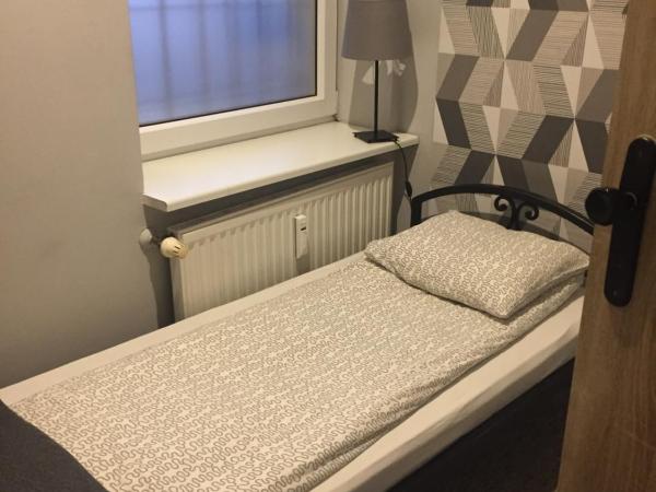 Hostel City Center Gdynia : photo 1 de la chambre petite chambre simple