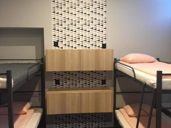 Hostel City Center Gdynia : photo 2 de la chambre lit dans dortoir mixte de 8 lits
