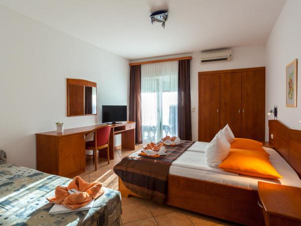 Guesthouse Villa Adria : photo 3 de la chambre chambre triple