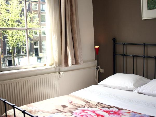 Hostel The Veteran : photo 2 de la chambre chambre double avec salle de bains privative