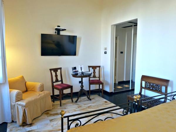 Villa Las Tronas Hotel & SPA : photo 2 de la chambre chambre triple - vue sur jardin