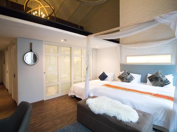 Hotel NuVe Heritage : photo 6 de la chambre suite explorateur (lit d'appoint)