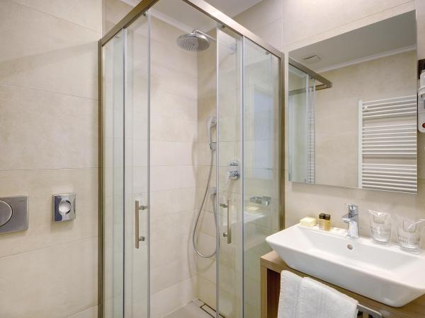 Residence Rovinj : photo 7 de la chambre chambre double confort avec balcon