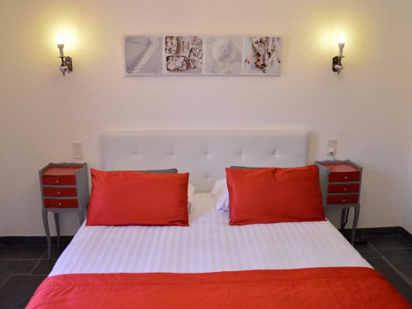 Hotel Les Acacias : photo 4 de la chambre chambre double supérieure avec douche