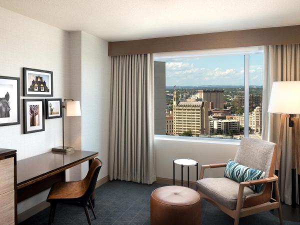 Grand Hyatt San Antonio River Walk : photo 1 de la chambre chambre double avec 2 lits doubles et douche accessible en fauteuil roulant - adaptée aux personnes à mobilité réduite