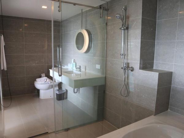 Pearl Hotel Phuket : photo 6 de la chambre suite nacre