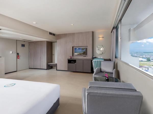 Pearl Hotel Phuket : photo 4 de la chambre suite junior