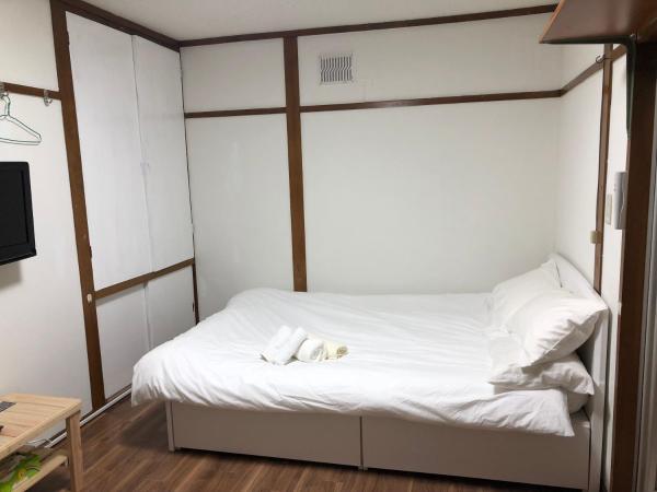 Happy Apartment : photo 7 de la chambre chambre double avec salle de bains privative