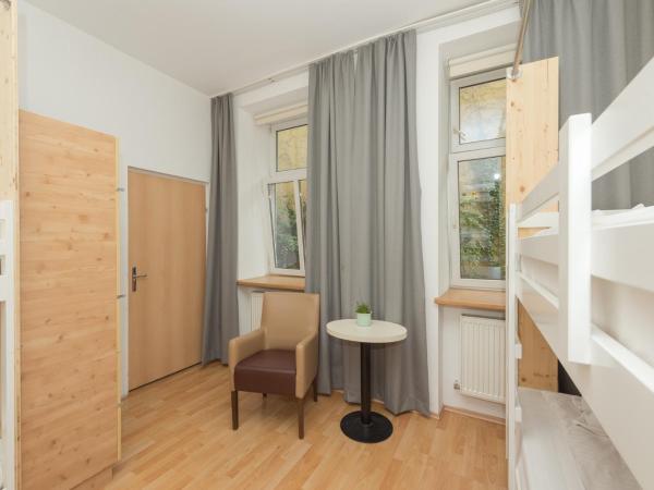 Metro Apartments Vienna : photo 2 de la chambre lit dans dortoir pour femmes de 6 lits