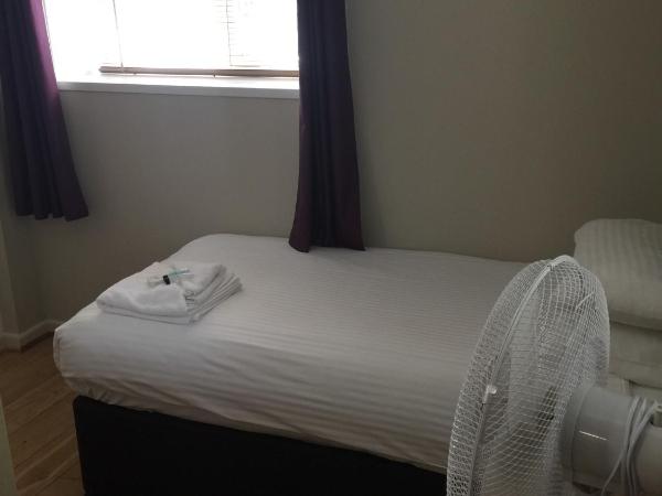 Hotel Celebrity Bournemouth East Cliff by Villare hotels : photo 3 de la chambre chambre triple supérieure