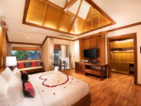 Phra Singh Village : photo 6 de la chambre hébergement de luxe avec balcon 
