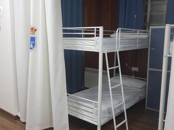 Albergue Turístico La Peregrina : photo 4 de la chambre lit superposé dans dortoir mixte