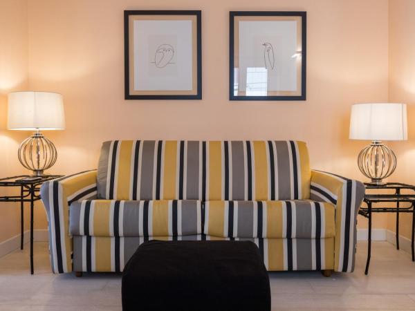 I Mori di Porta Nuova Suite & Terrace : photo 7 de la chambre suite familiale avec balcon