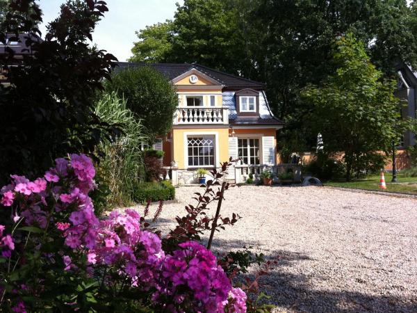 Yacht- , und Reisemobilhafen