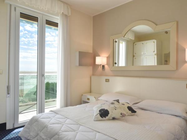 Hotel Anthony : photo 1 de la chambre chambre double ou lits jumeaux classique avec balcon - vue sur mer