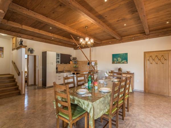 E-M Apartments with Private pool : photo 3 de la chambre appartement - vue sur piscine