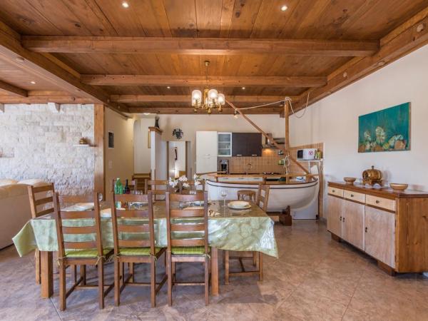 E-M Apartments with Private pool : photo 5 de la chambre appartement - vue sur piscine