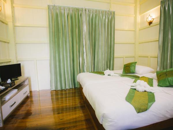 SuanTung Coffee & Guesthouse : photo 8 de la chambre chambre familiale supérieure