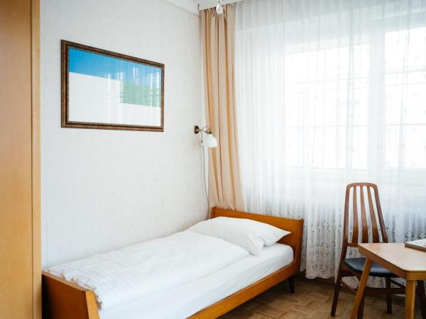 Hotel Am Brillantengrund : photo 4 de la chambre chambre triple