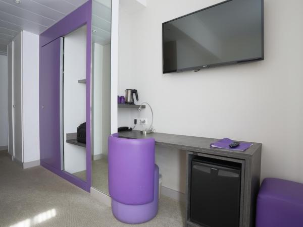 Hôtel de la Fontaine : photo 10 de la chambre chambre double ou lits jumeaux supérieure - vue sur patio