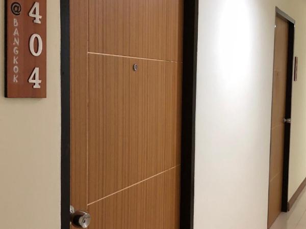 At Bangkok Hotel : photo 3 de la chambre chambre double Économique