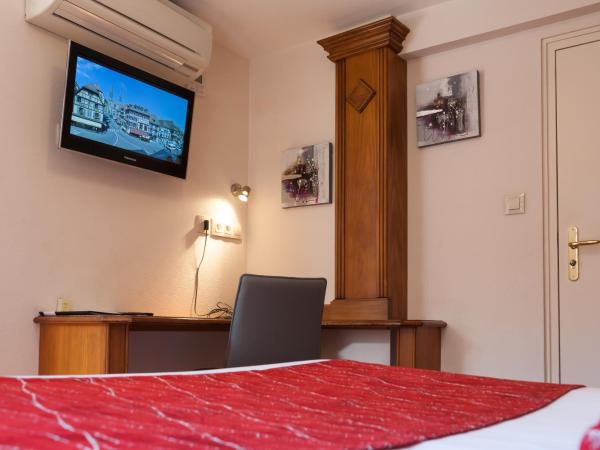 Logis Hôtel De La Cloche : photo 2 de la chambre chambre simple