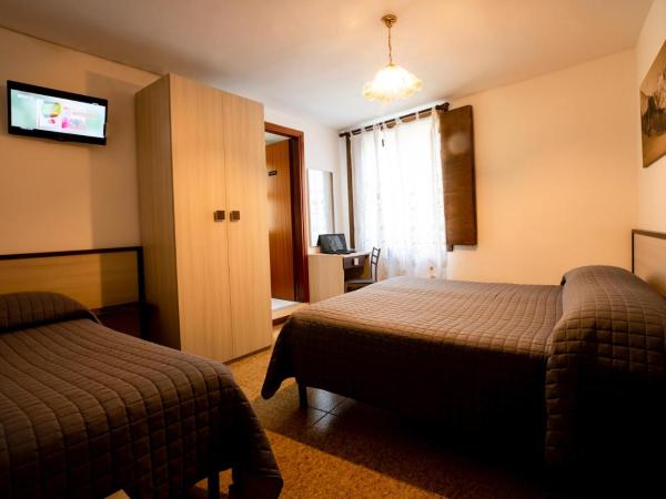 La Belle Epoque : photo 2 de la chambre chambre triple