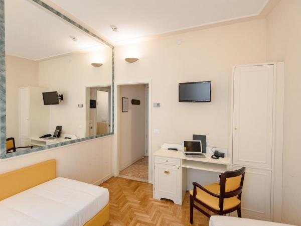 Hotel Continental : photo 3 de la chambre chambre lits jumeaux