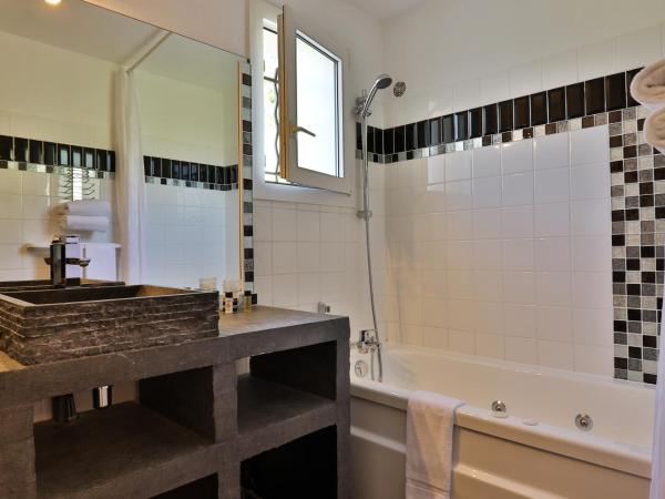 Les Bastides Saint Paul : photo 2 de la chambre chambre double luxe