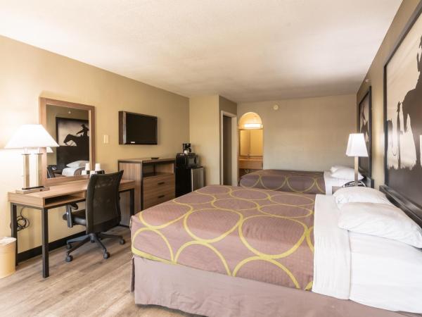 Super 8 Dallas-Mesquite : photo 1 de la chambre chambre avec 2 lits queen-size - fumeurs
