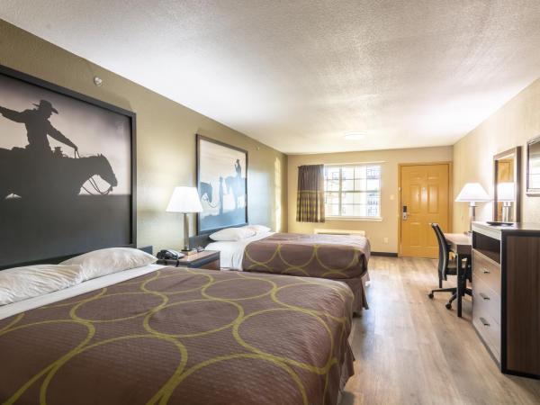 Super 8 Dallas-Mesquite : photo 3 de la chambre chambre avec 2 lits queen-size - fumeurs
