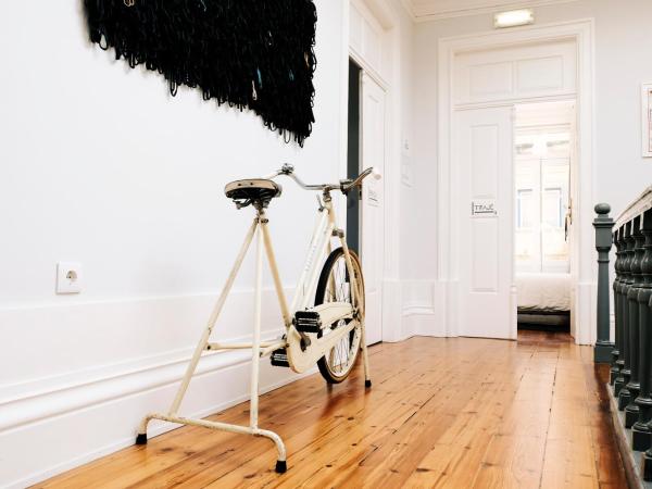 Dona Emília Guest House & Studio Apartment Building : photo 6 de la chambre maison 6 chambres