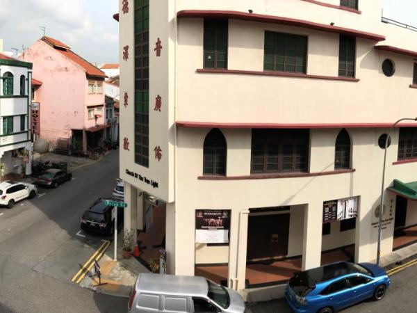 Snooze Inn @Dickson Road : photo 7 de la chambre chambre familiale 4 lits avec salle de bains privative