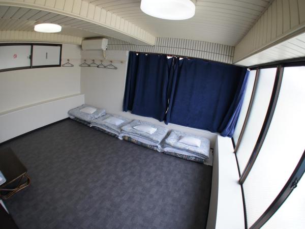 Economy Hotel Hoteiya : photo 1 de la chambre chambre quadruple avec salle de bains privative